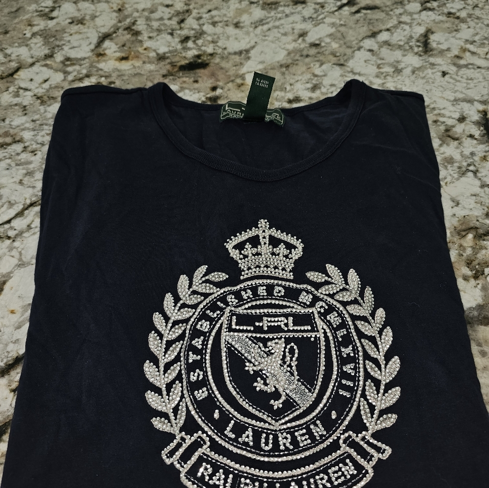 Tommy Hilfiger tee shirt, size XL, navy color.